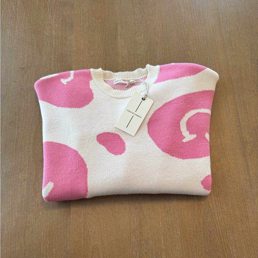 Women’s Moon & Madison Smiley Face Sweater Oversized - Picture 5 of 6